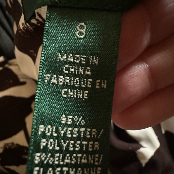 Lauren Ralph Lauren V-Neck Sleeveless Brown and White Floral Dress. Size 8 - Picture 7 of 8